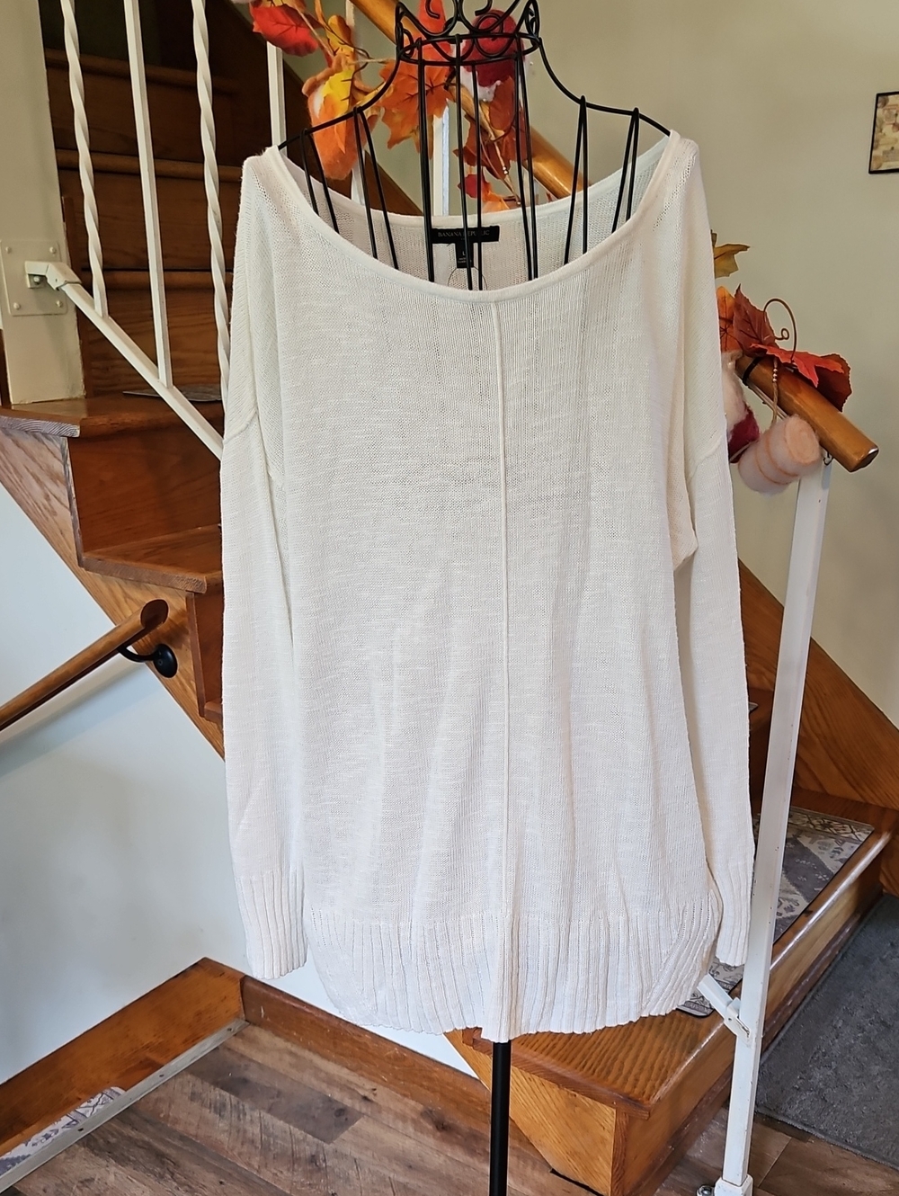 👚Banana Republic White Off-the-Shoulder Knit Sweater